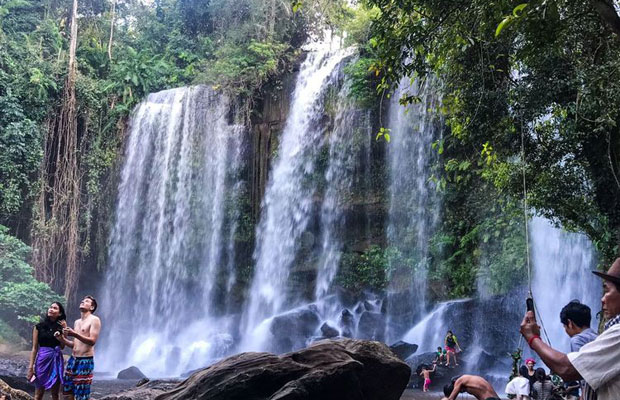 3-Days Tours Discovery Angkor Temples + Waterfall & floating village Explorer 